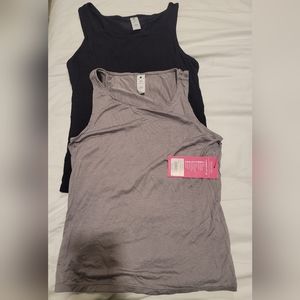Yogalicious XS size Gray and black color 2pk NWT